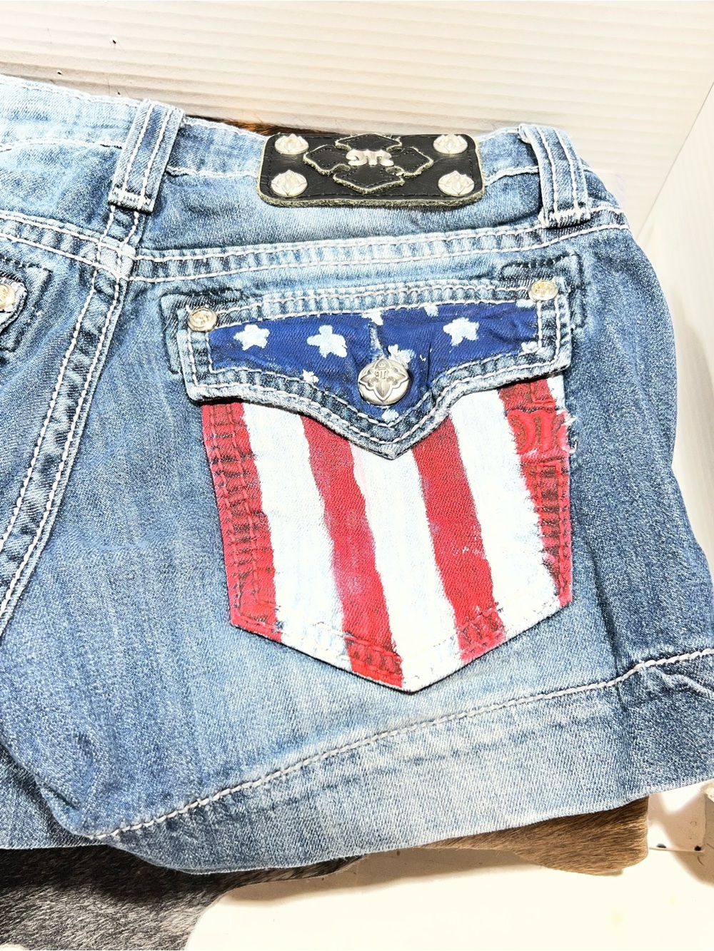 Miss Me Fun Patriotic Red & Blue American Flag Painted Denim Shorts JS4481H6- 25 - Picture 11 of 16